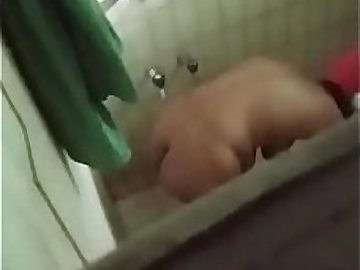 Desi nude bath hidden cam