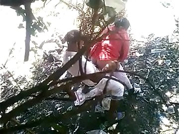 Indian aunty fucked outdoors