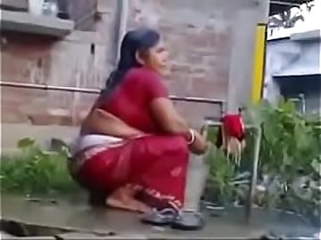 Indian Sexy Mature Wife Rides on White Dick (new)