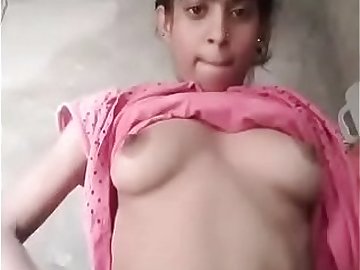 desi village girl show her boobs
