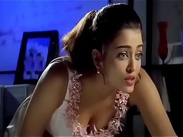 Cute Aishwarya Rai boobs showfrom her first Film